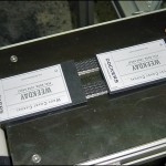 Konsis konveyör otomatik beslemeli seri kart etiketleme konveyör sistemi..